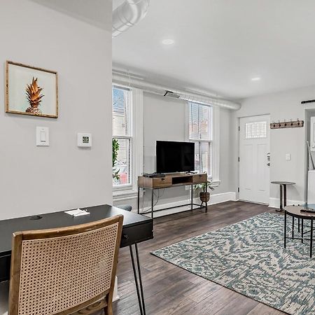 Fashionable 2Br In Downtown Location W Work Area Apartamento Harrisburg Exterior foto